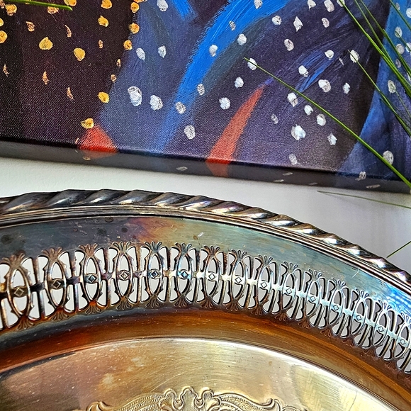 Antique WM Rogers Silver Plate Round Tray 4172, Round Serving Tray, Aged Patina - Picture 9 of 15